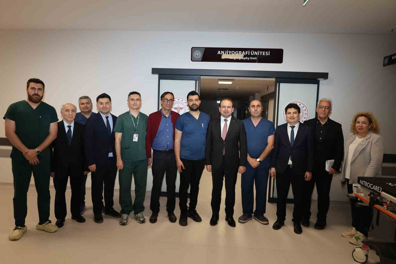 AYDIN'IN EFELER İLÇESİNDE YAPIMI TAMAMLANAN VE AYDA ORTALAMA 450 BİN HASTAYA HİZMET VERECEK AYDIN...