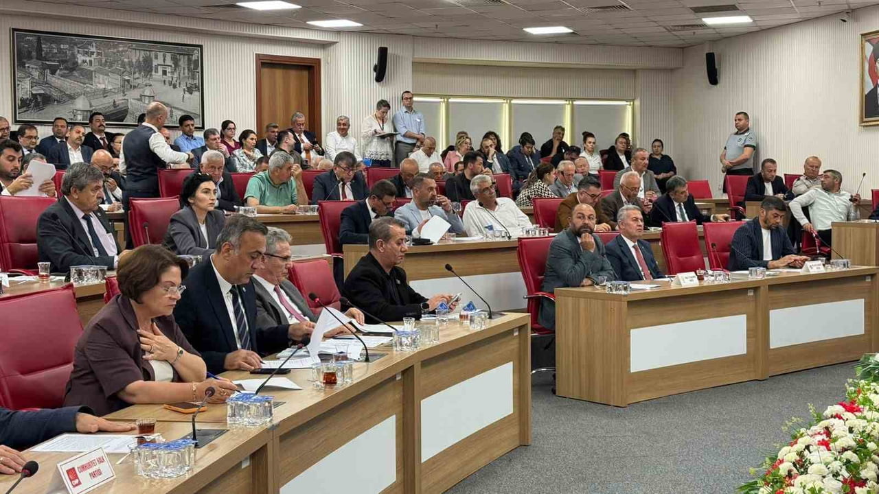 AYDIN BÜYÜKŞEHİR BELEDİYE MECLİSİNDE TOPLU TAŞIMAYA YÜZDE 30, TAKSİ ÜCRETLERİNE İSE YÜZDE 40...