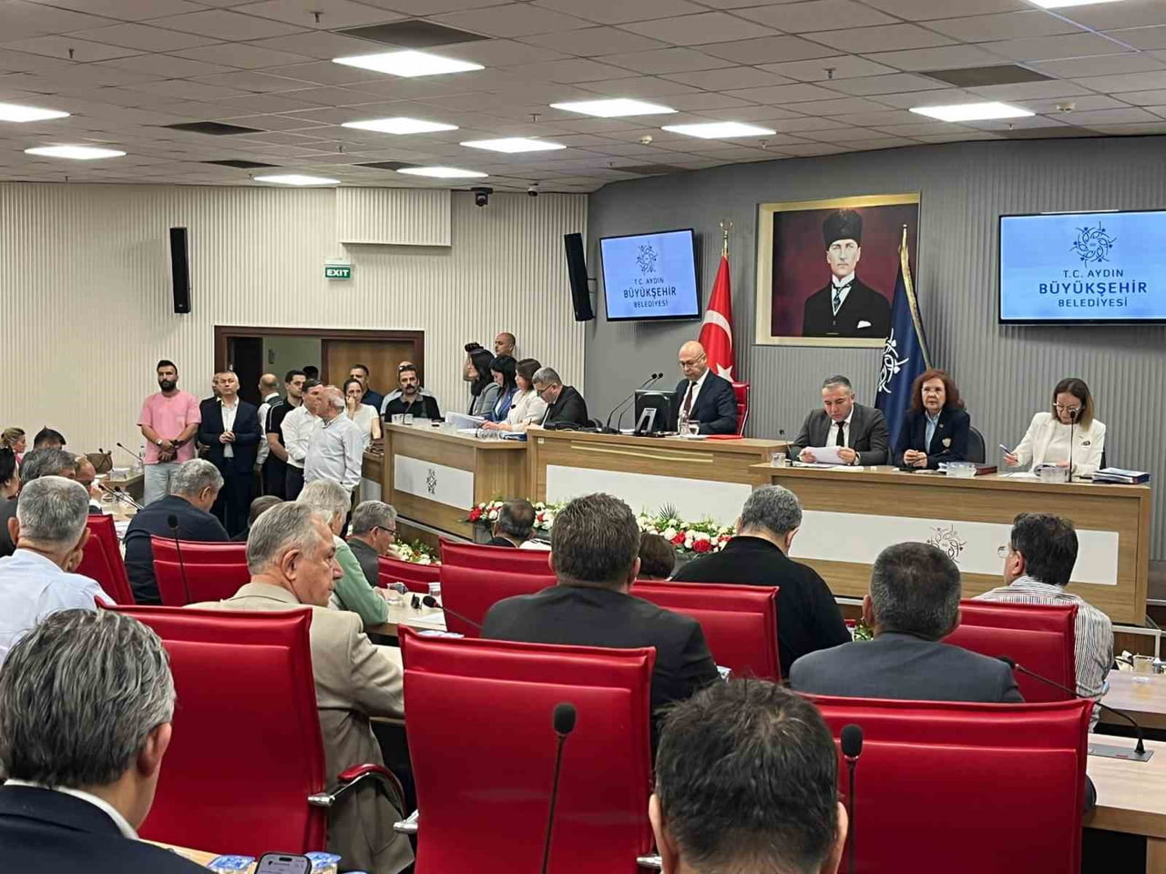 AYDIN BÜYÜKŞEHİR BELEDİYE MECLİSİNDE TOPLU TAŞIMAYA YÜZDE 30, TAKSİ ÜCRETLERİNE İSE YÜZDE 40...