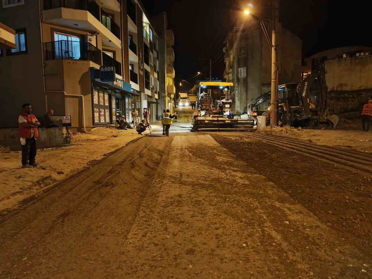 AYDIN BÜYÜKŞEHİR BELEDİYESİ, KENT GENELİNDE EŞ ZAMANLI YOL YAPIM, BAKIM VE DÜZENLEME ÇALIŞMALARINI...