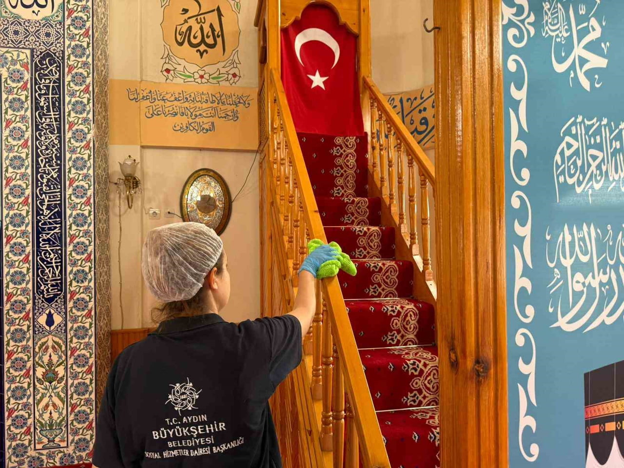 AYDIN BÜYÜKŞEHİR BELEDİYESİ, KURBAN BAYRAMI ÖNCESİ İBADETHANELERDE TEMİZLİK ÇALIŞMALARINA DEVAM...