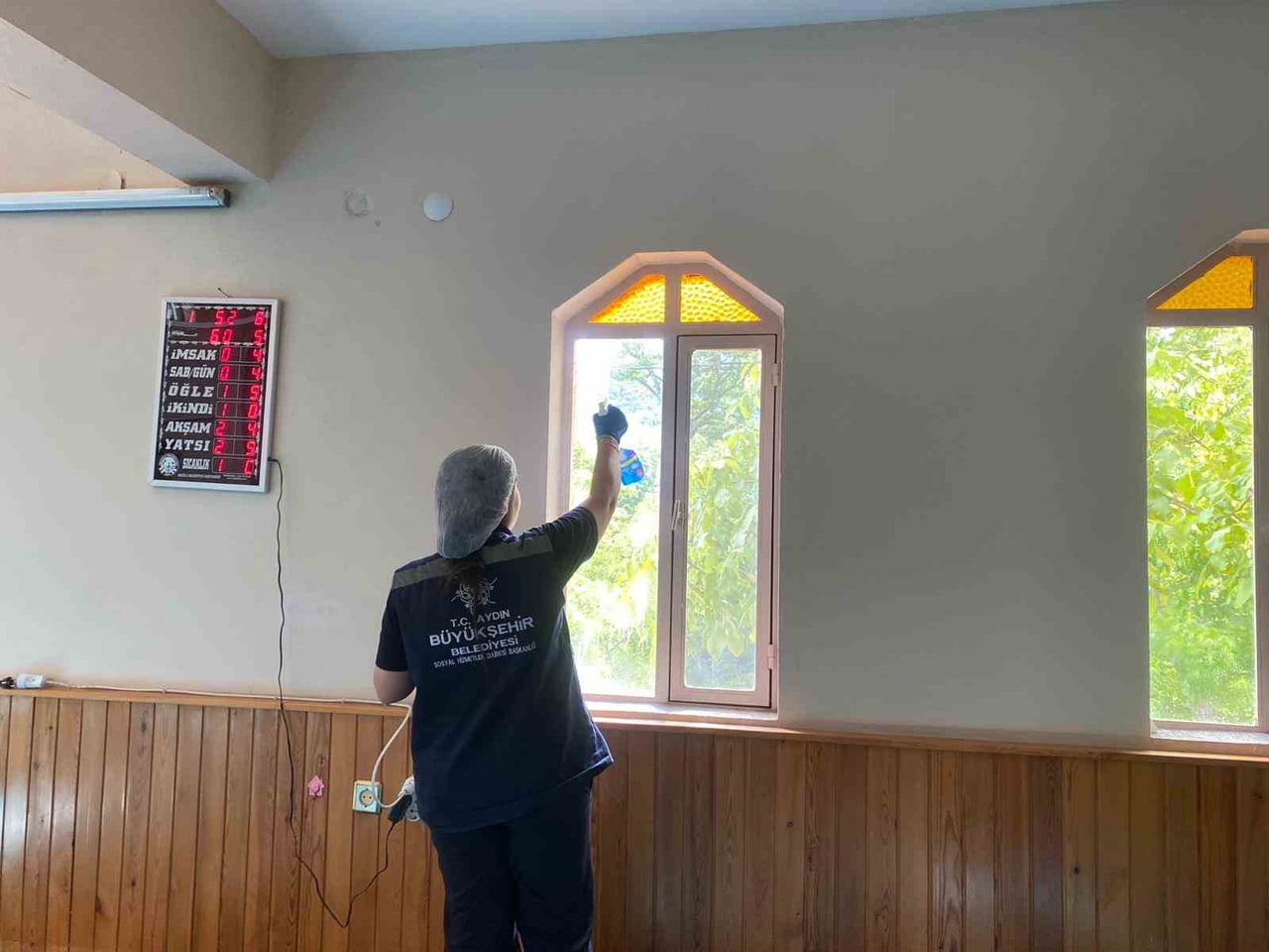 AYDIN BÜYÜKŞEHİR BELEDİYESİ, KURBAN BAYRAMI ÖNCESİ İBADETHANELERDE TEMİZLİK ÇALIŞMALARINA DEVAM...