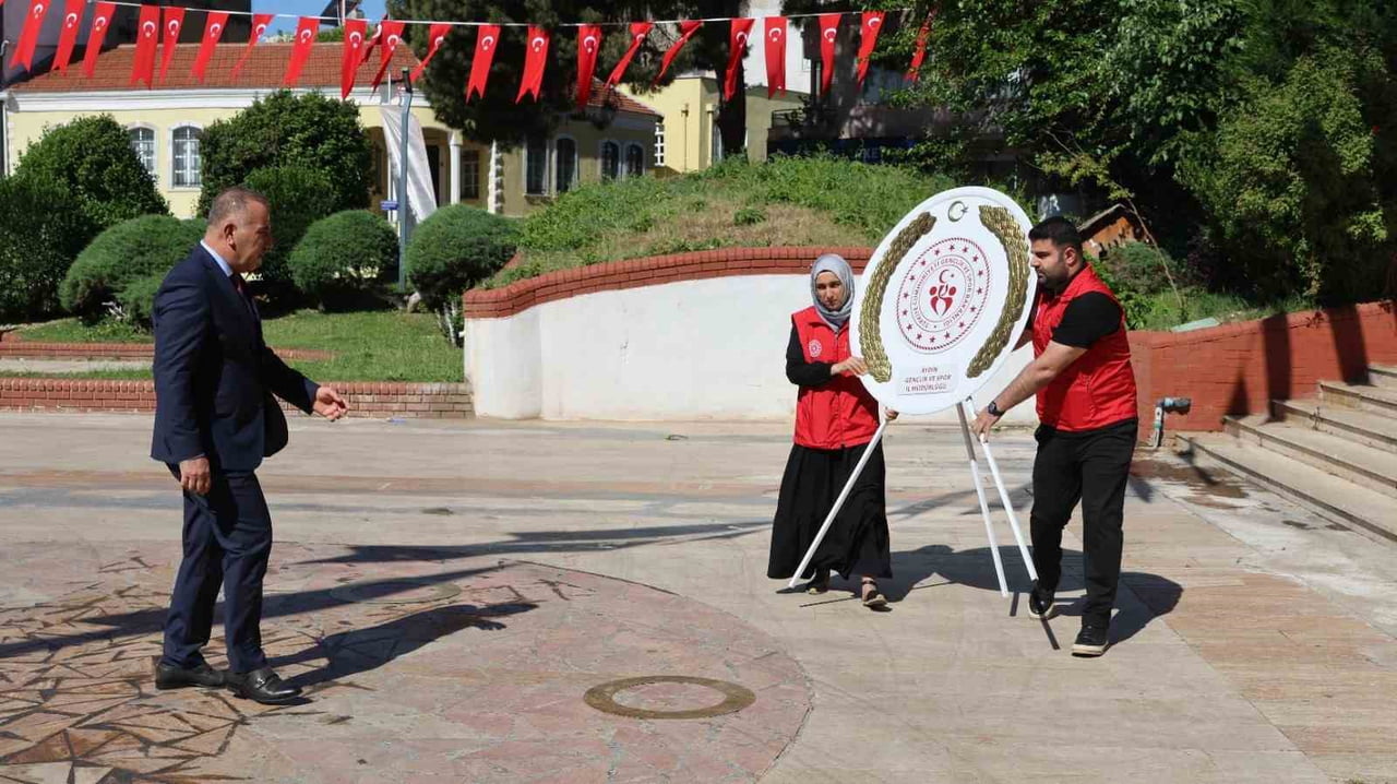 AYDIN’DA 15-21 MAYIS GENÇLİK HAFTASI, DÜZENLENEN RESMİ TÖRENLE BAŞLADI.