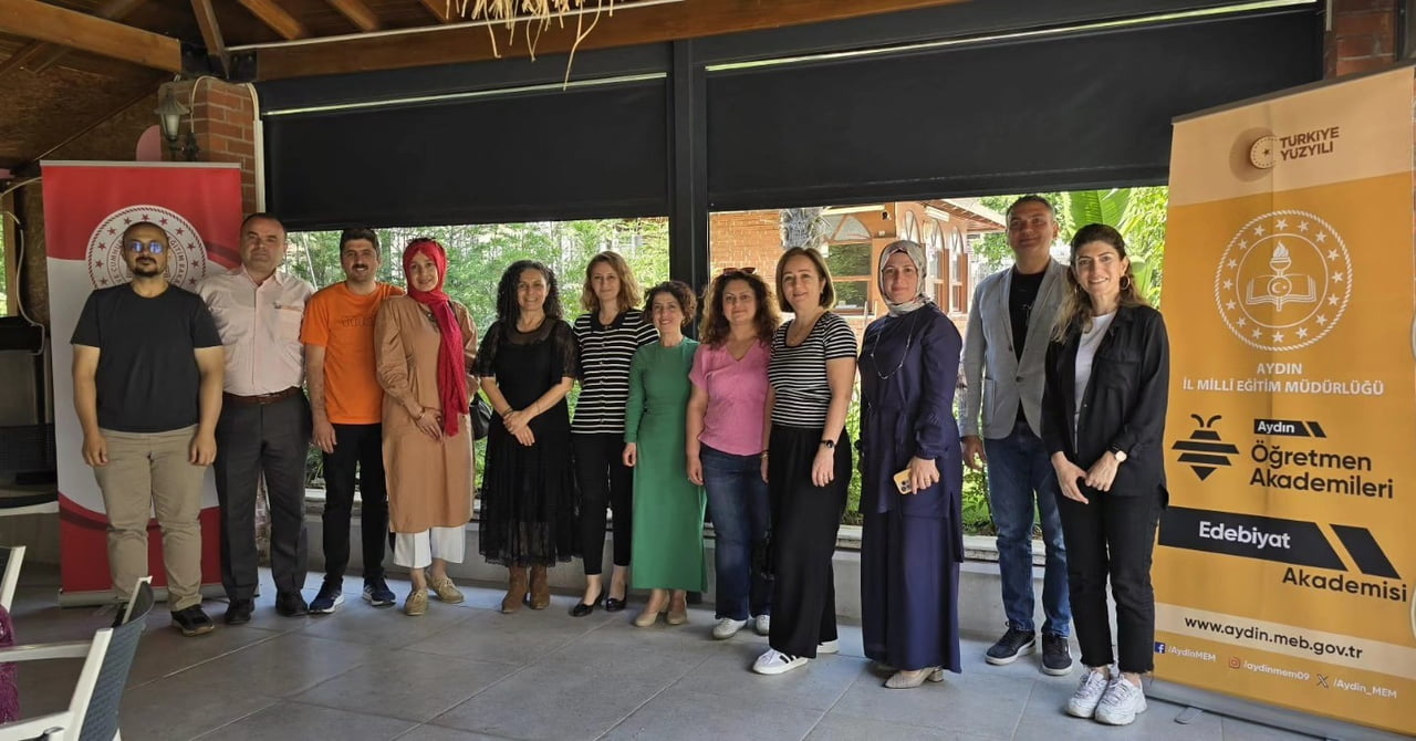 AYDIN’DA DÜZENLENEN “MAARİFİN KALEMLERİ: YAZARLIK ÜZERİNE SÖYLEŞİ” PROGRAMINDA YAZAR DR. NİLAY...