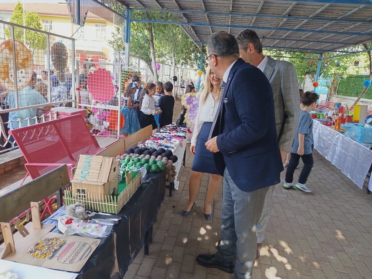 AYDIN’DA YÖRÜK ALİ EFE İLKOKULU TARAFINDAN DÜZENLENEN 'SIFIR ATIK DEFİLE VE SERGİSİ'NDE...