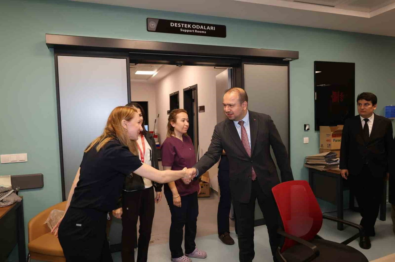 AYDIN İL SAĞLIK MÜDÜRÜ DR. ESER ŞENKUL, KURBAN BAYRAMI DOLAYISIYLA AYDIN ŞEHİR HASTANESİ’Nİ...