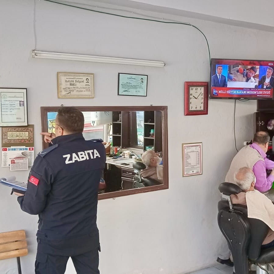 AYDIN’IN ÇİNE İLÇESİNDE FAALİYET GÖSTEREN BERBER VE KUAFÖR İŞLETMELERİNE YÖNELİK DENETİMLER...