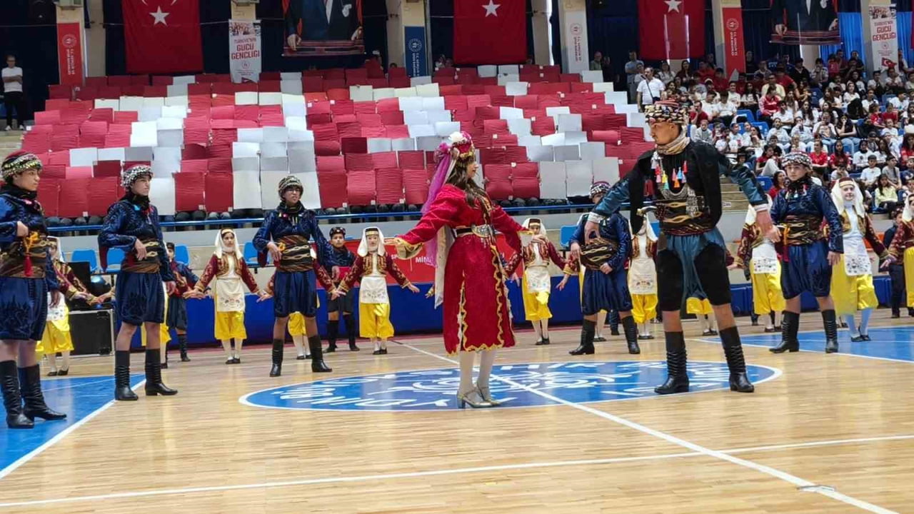 AYDIN’IN EFELER İLÇESİNDE 19 MAYIS ATATÜRK’Ü ANMA, GENÇLİK VE SPOR BAYRAMI COŞKUYLA KUTLANDI....