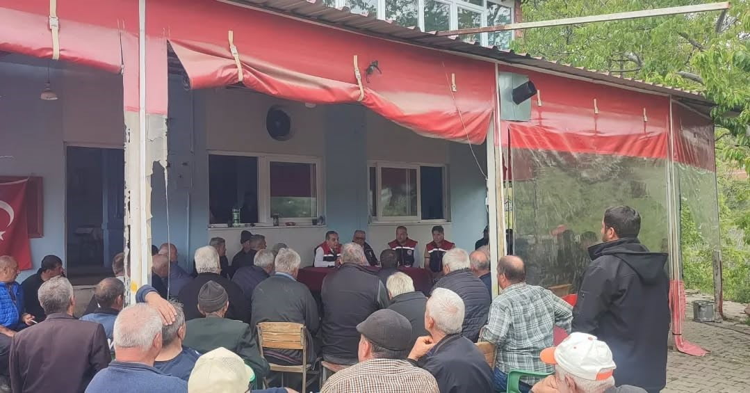 AYDIN’IN KUYUCAK İLÇESİNDE ETKİLİ OLAN DOLU YAĞIŞI NEDENİYLE ZARAR GÖREN TARIM ARAZİLERİNDE...