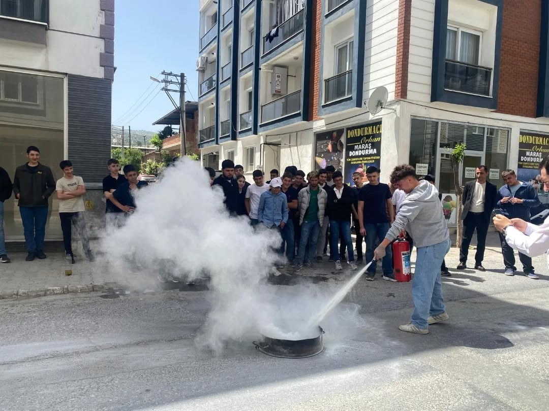 AYDIN’IN YENİPAZAR İLÇESİNDE BULUNAN YENİPAZAR MESLEKİ EĞİTİM MERKEZİ’NDE, ÖĞRENCİ VE ÖĞRETMENLERE...