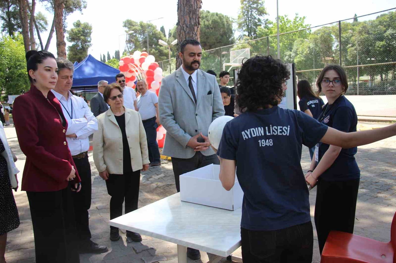 AYDIN LİSESİ'NDE BİLİM FUARI AÇILDI