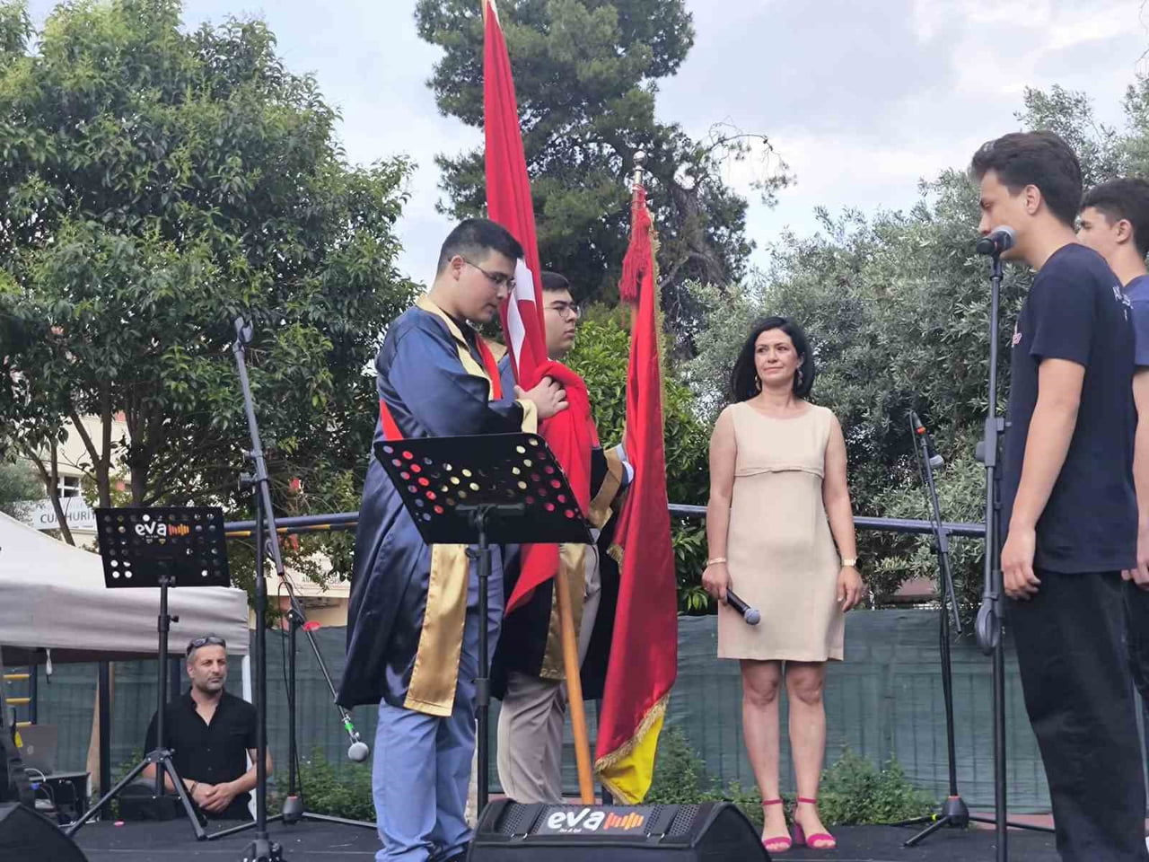 AYDIN LİSESİ’NDE MEZUNİYET COŞKUSU