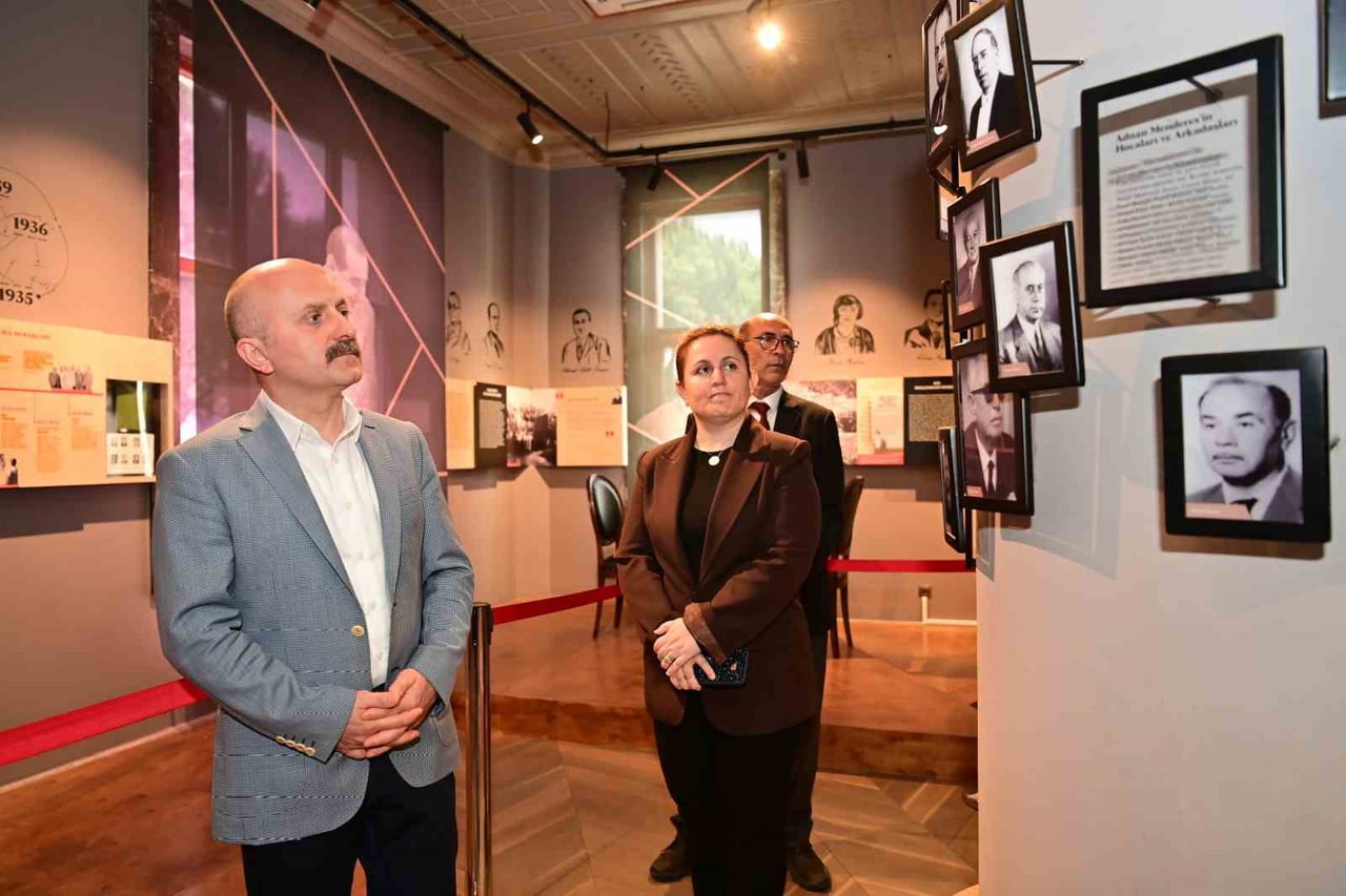 AYDIN VALİSİ DR. OSMAN VAROL, ADNAN MENDERES DEMOKRASİ MÜZESİ’Nİ ZİYARET EDEREK TÜRKİYE’NİN...