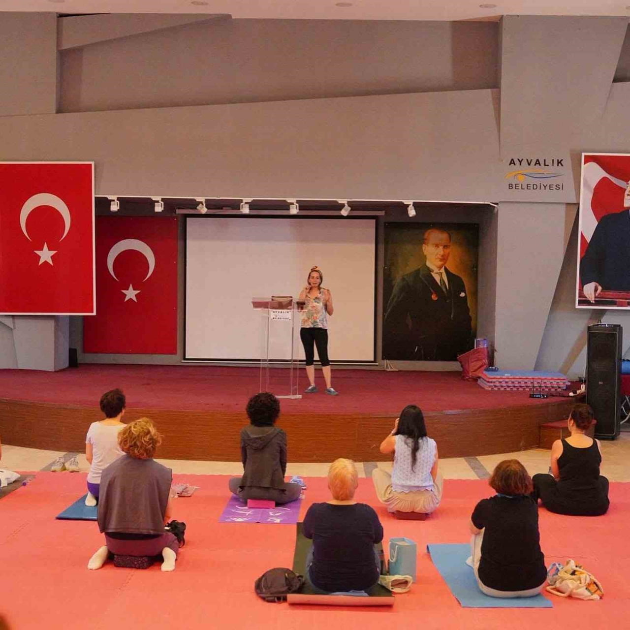 AYVALIK’TA KADINLAR YÜZ YOGA ATÖLYESİNDE BULUŞTU