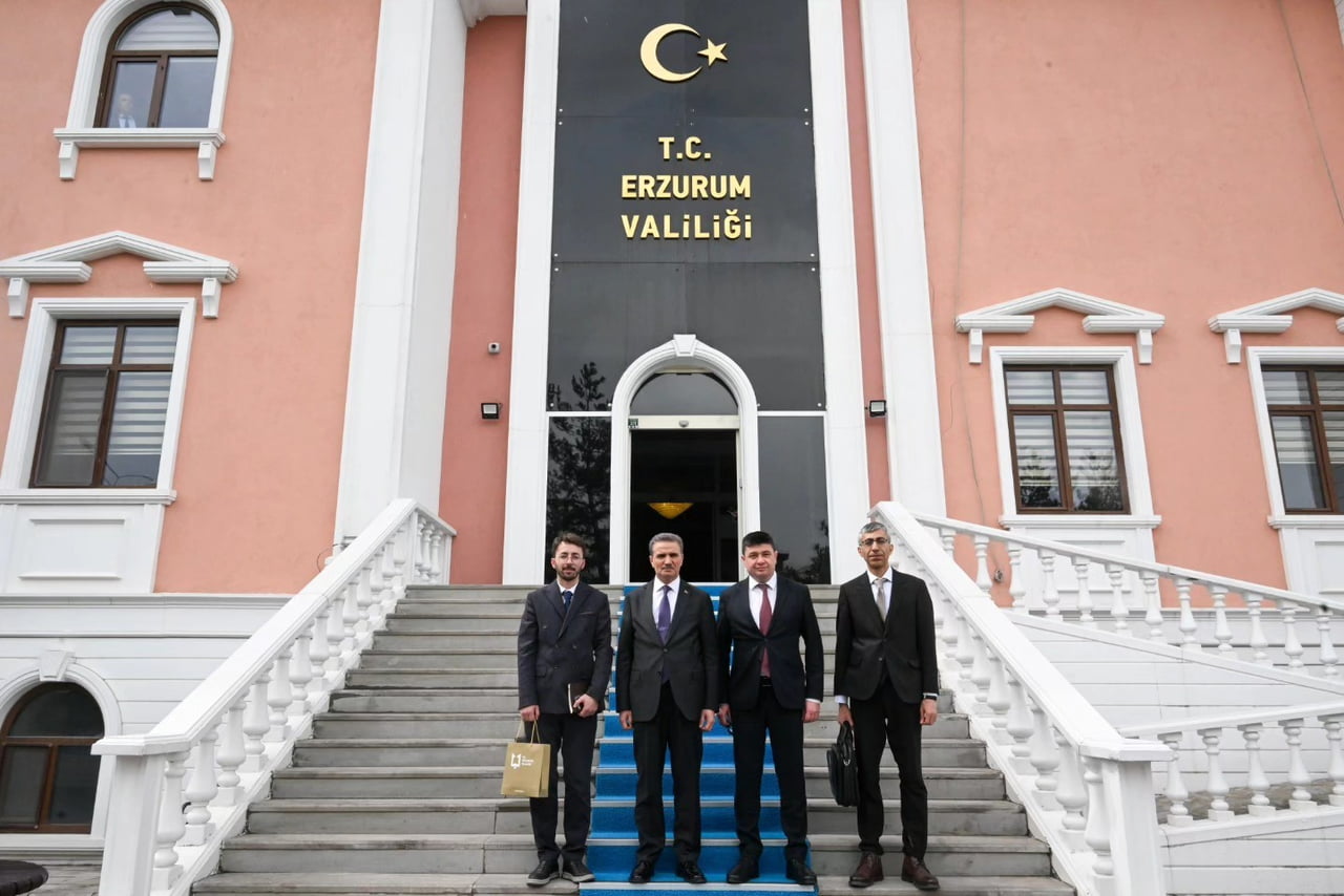 AZERBAYCAN KARS BAŞKONSOLOSU ZAMİN ALİYEV, VALİ AYDIN BARUŞ’U MAKAMINDA ZİYARET ETTİ.