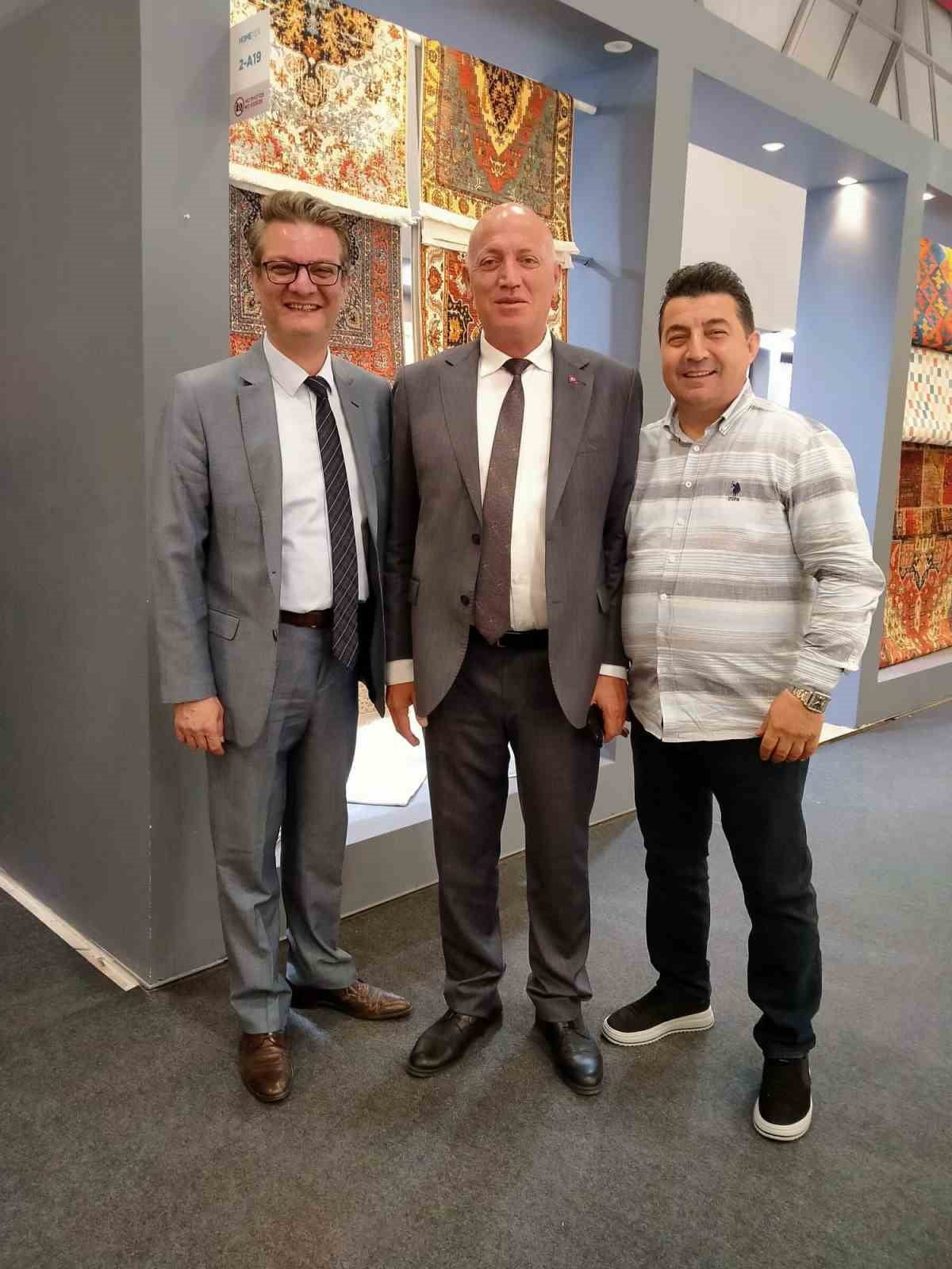 BABADAĞ BELEDİYE BAŞKANI MURAT KUMRAL, HOMETEX FUARI’NDA STANT AÇAN BABADAĞLI VE DENİZLİLİ...