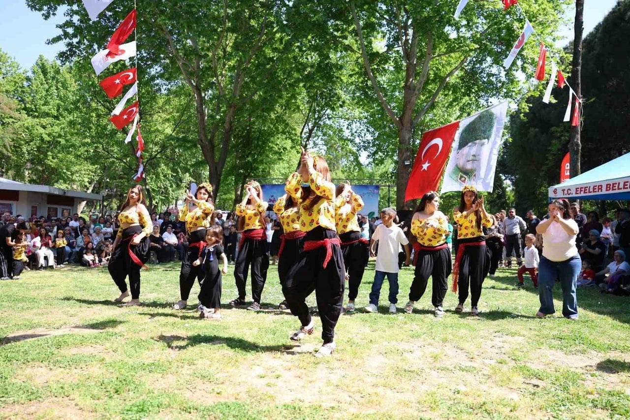 BAHARIN GELİŞİNİ VE BEREKETİ SİMGELEYEN OLAN HIDIRELLEZ, EFELER BELEDİYESİ’NİN EV SAHİPLİĞİNDE...