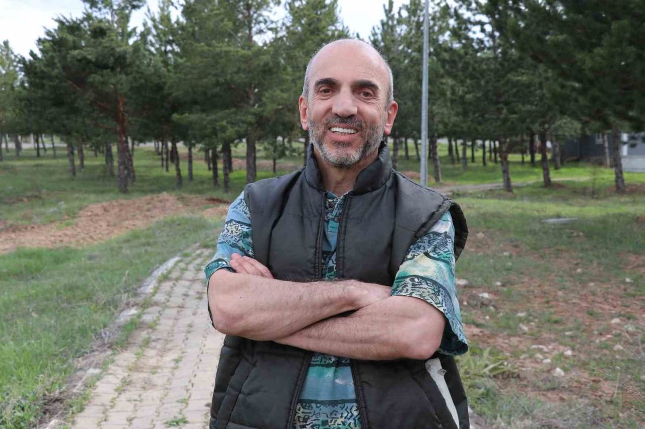 BAHARIN GELMESİYLE BİRLİKTE KIŞ UYKUSUNDAN UYANAN BOZAYILARIN YERLEŞİM ALANLARINA YAKIN BÖLGELERDE...