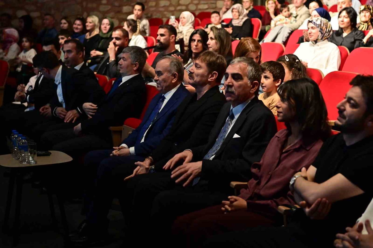 BAHÇELİEVLER BELEDİYESİ’NCE ENGELLİLER HAFTASI ÇERÇEVESİNDE ENGELSİZ SANAT AKADEMİSİ ÖĞRENCİLERİ...