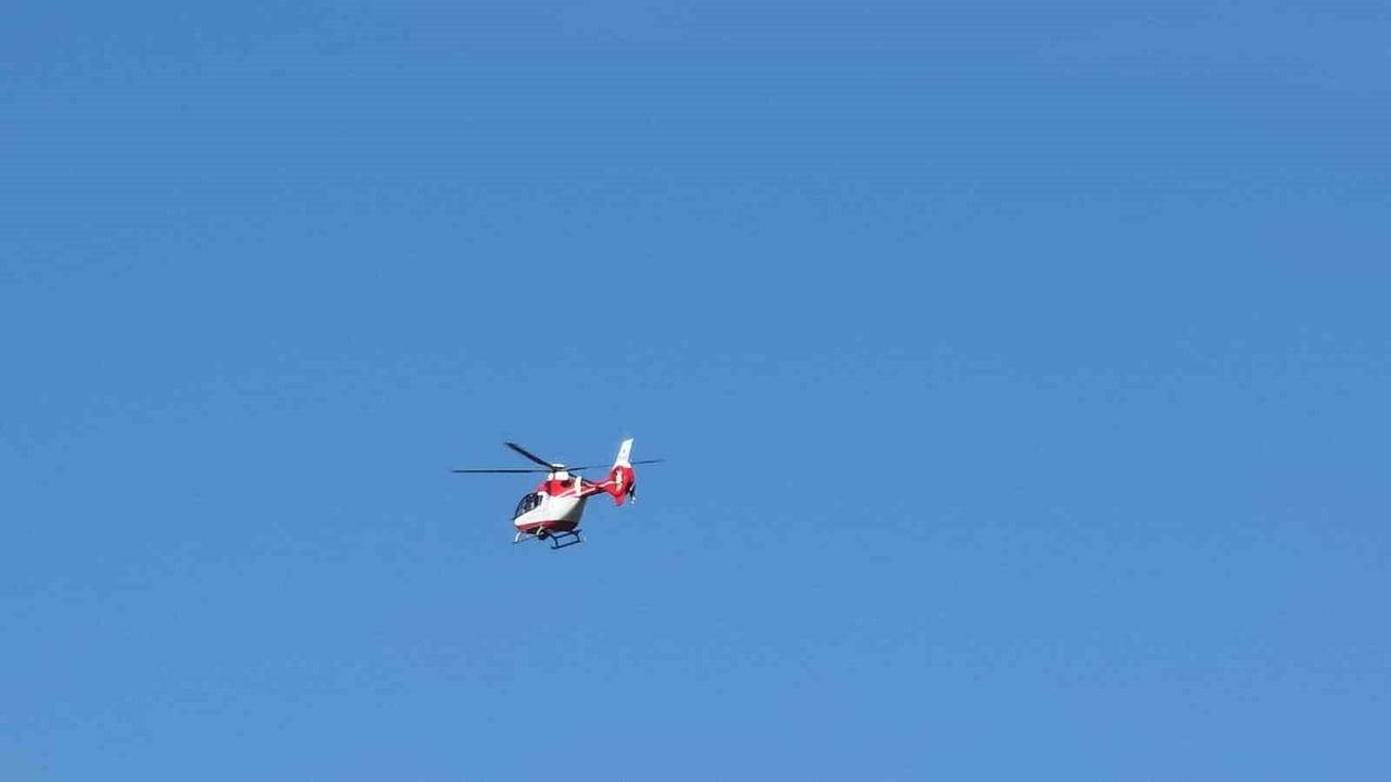 BAHÇESARAY İLÇESİNDE SOLUNUM YETMEZLİĞİ YAŞAYAN 77 YAŞINDAKİ HASTA, HELİKOPTER AMBULANSLA VAN...