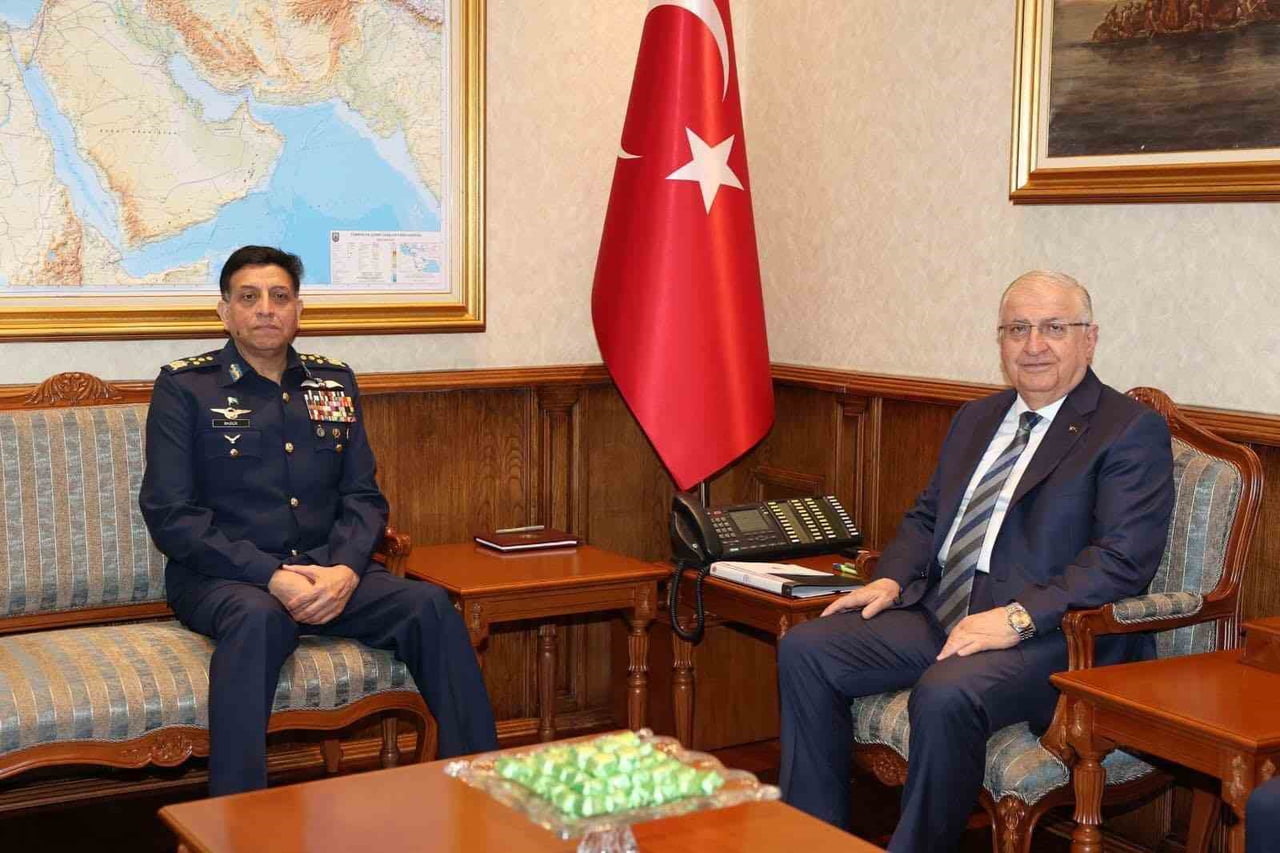 BAKAN GÜLER, PAKİSTAN HAVA KUVVETLERİ KOMUTANI ORGENERAL ZAHEER AHMED BABER SİDHU’YU KABUL...