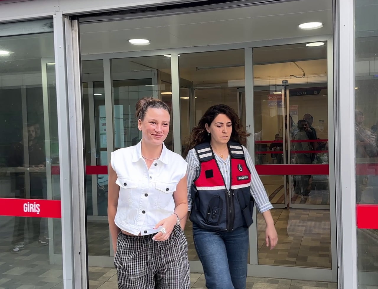 BAKIRKÖY CUMHURİYET BAŞSAVCILIĞINCA, ÜNLÜLERE YÖNELİK UYUŞTURUCU KULLANIMINA İLİŞKİN YÜRÜTÜLEN...