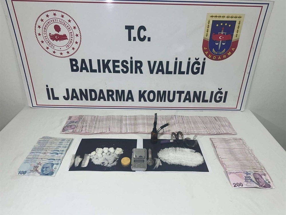 BALIKESİR'DE UYUŞTURUCU OPERASYONLARINDA 64 ŞÜPHELİ YAKALANDI