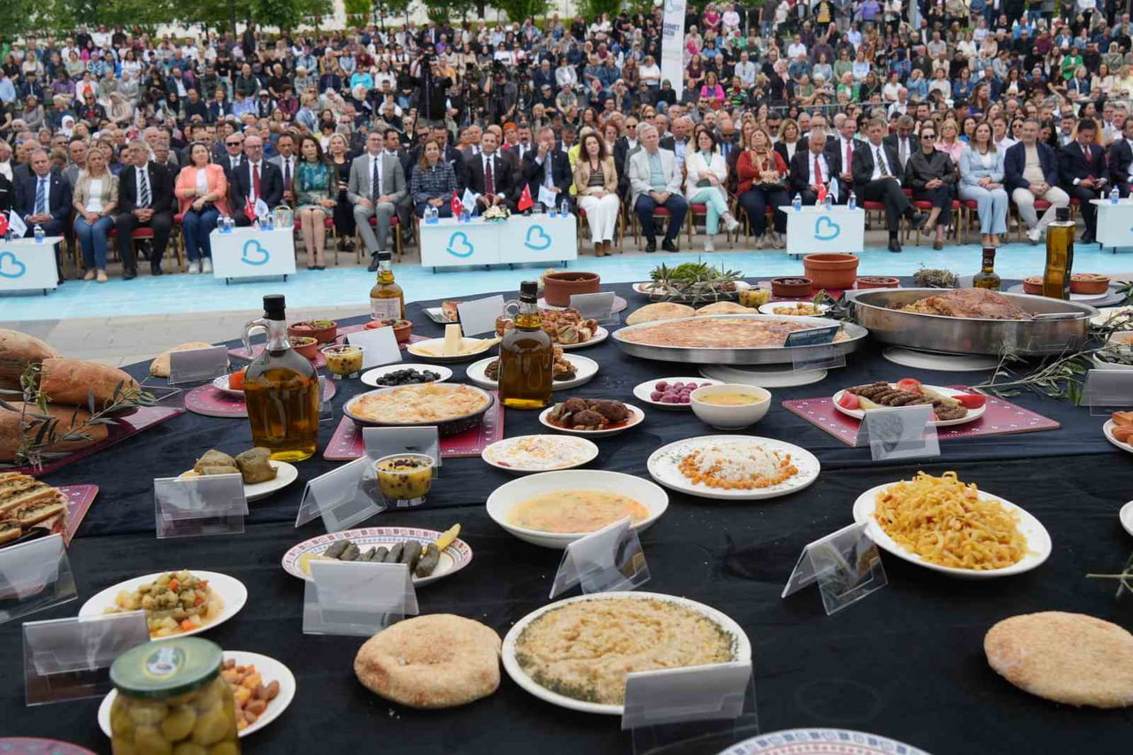 BALIKESİR 1. ULUSLARARASI GASTROFEST AÇILDI