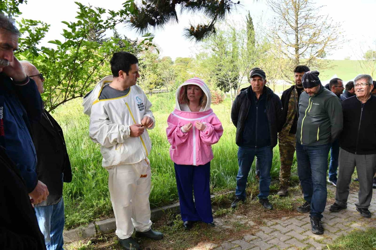 BALIKESİR BÜYÜKŞEHİR BELEDİYESİ ARICILIĞIN GELİŞTİRİLMESİNE YÖNELİK DESTEKLERİ ARALIKSIZ...