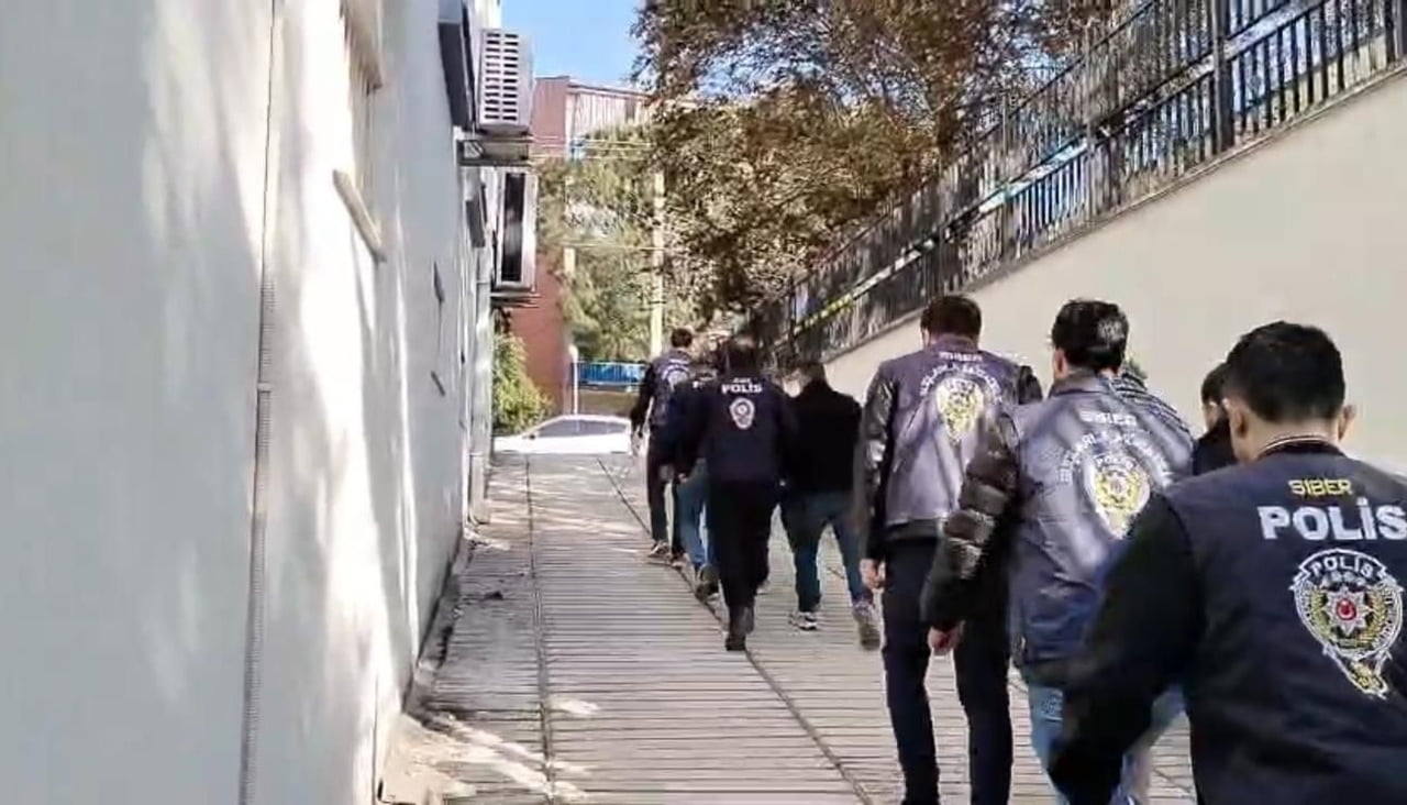 BALIKESİR İL EMNİYET MÜDÜRLÜĞÜ SİBER SUÇLARLA MÜCADELE ŞUBE MÜDÜRLÜĞÜ EKİPLERİ TARAFINDAN...