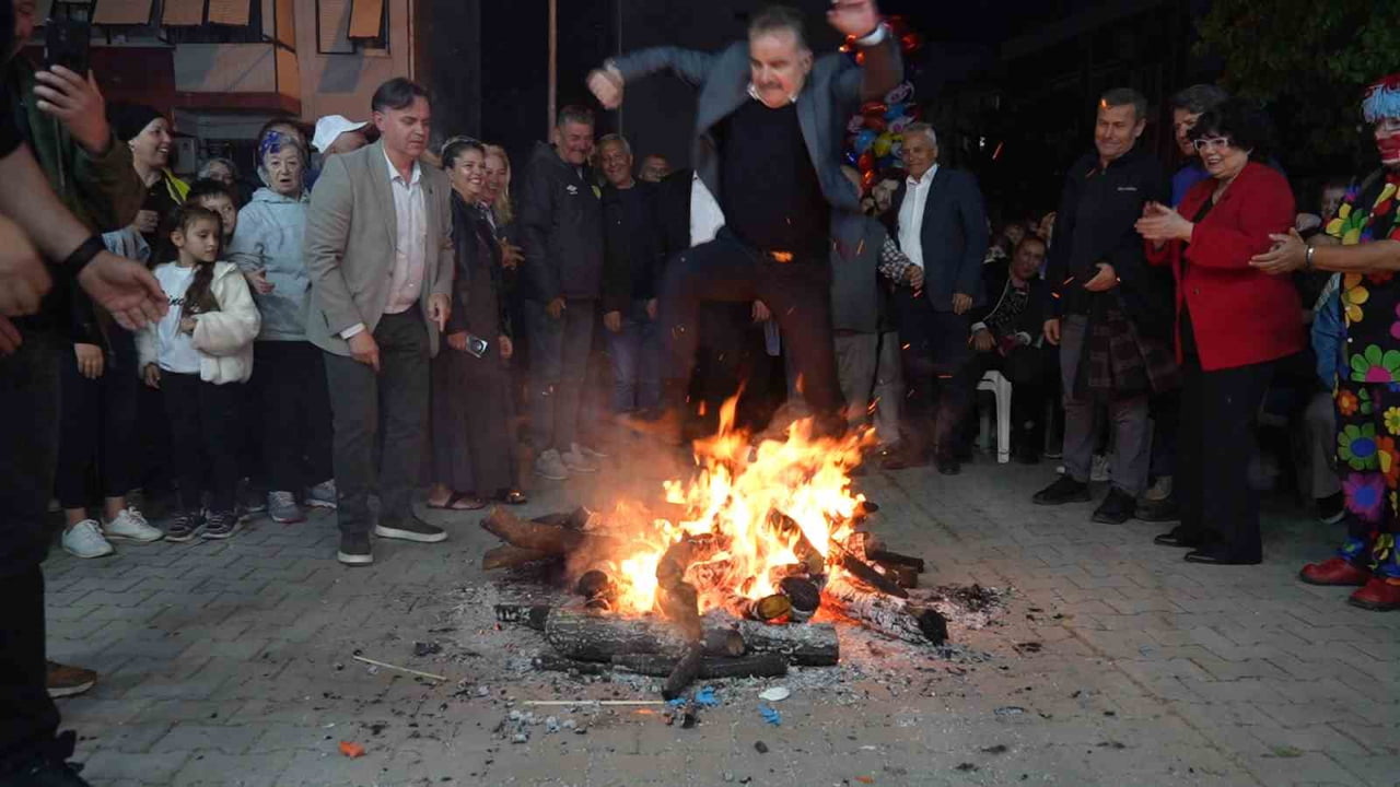 BALIKESİR’İN EDREMİT İLÇESİNDE BAHARIN MÜJDECİSİ HIDIRELLEZ, DÜZENLENEN ŞENLİKLERLE KUTLANDI....
