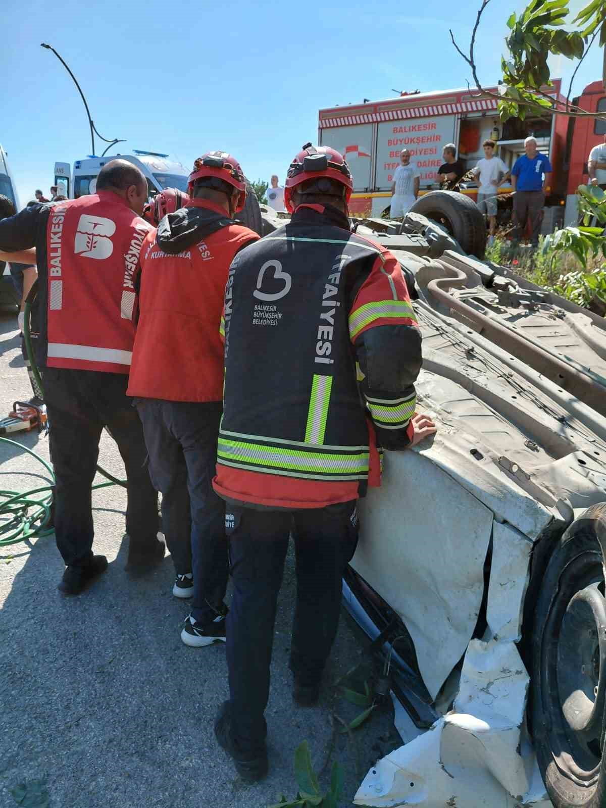 BALIKESİR’İN EDREMİT İLÇESİNDE SABAH SAATLERİNDE MEYDANA GELEN TEK TARAFLI TRAFİK KAZASINDA...