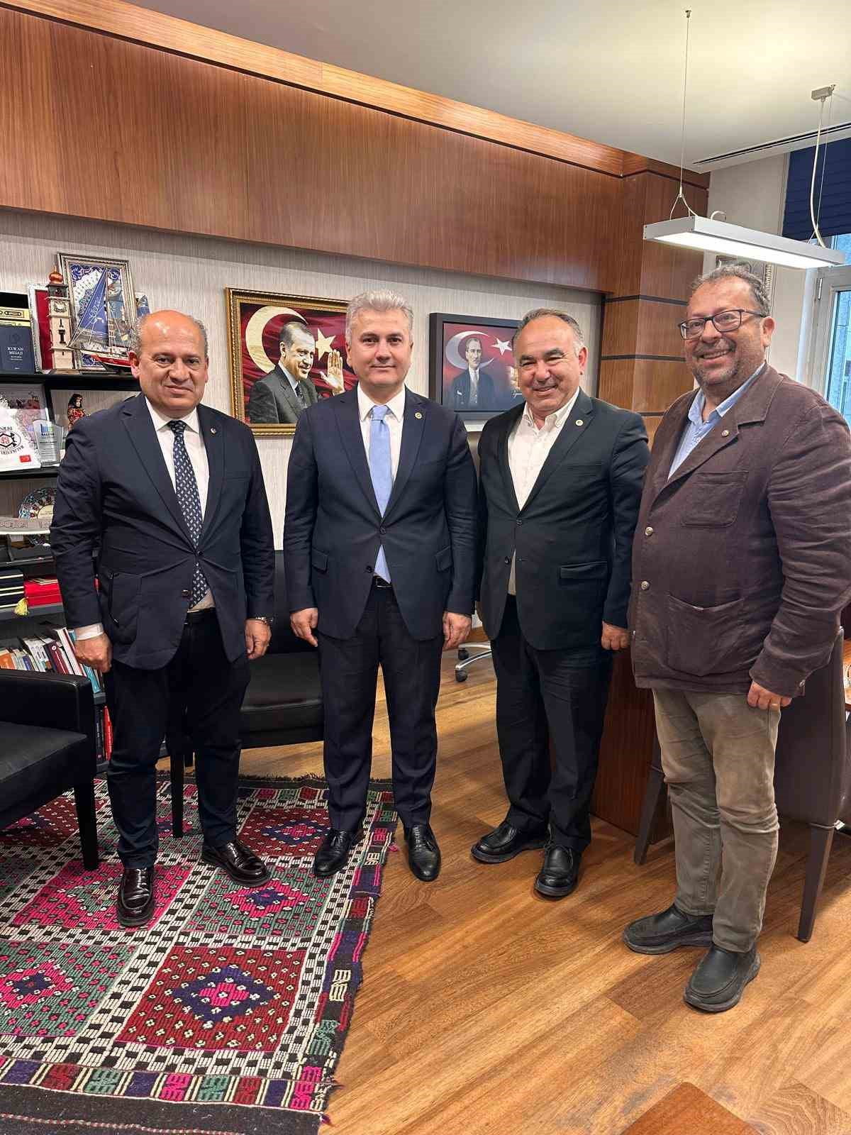 BALIKESİR’İN KÖRFEZ BÖLGESİNDEKİ TİCARET ODASI VE BORSA BAŞKANLARINDAN OLUŞAN HEYET, TÜRKİYE BÜYÜK...