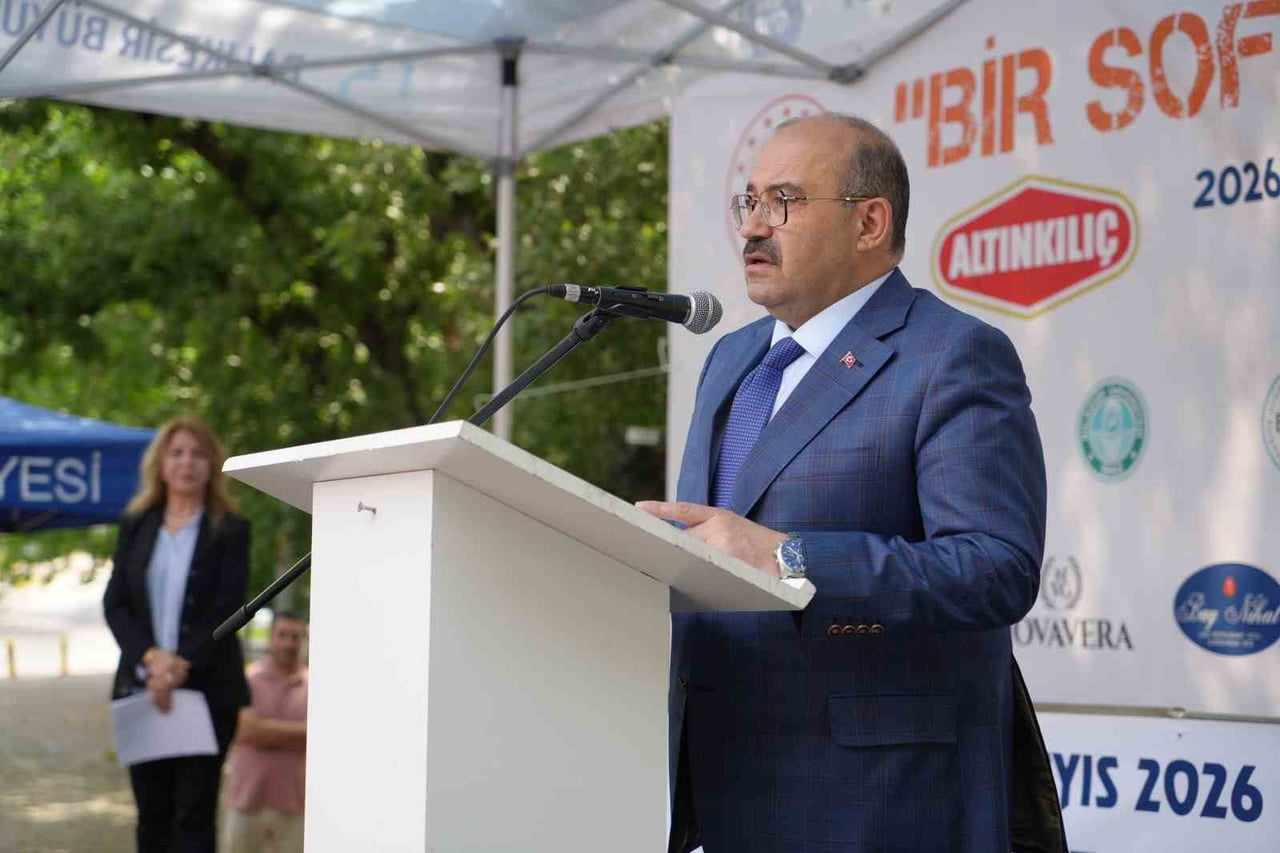 BALIKESİR VALİLİĞİ ÖNCÜLÜĞÜNDE DÜZENLENEN GASTRONOMİ ŞÖLENİNE KATILAN VALİ İSMAİL USTAOĞLU, TÜRK...