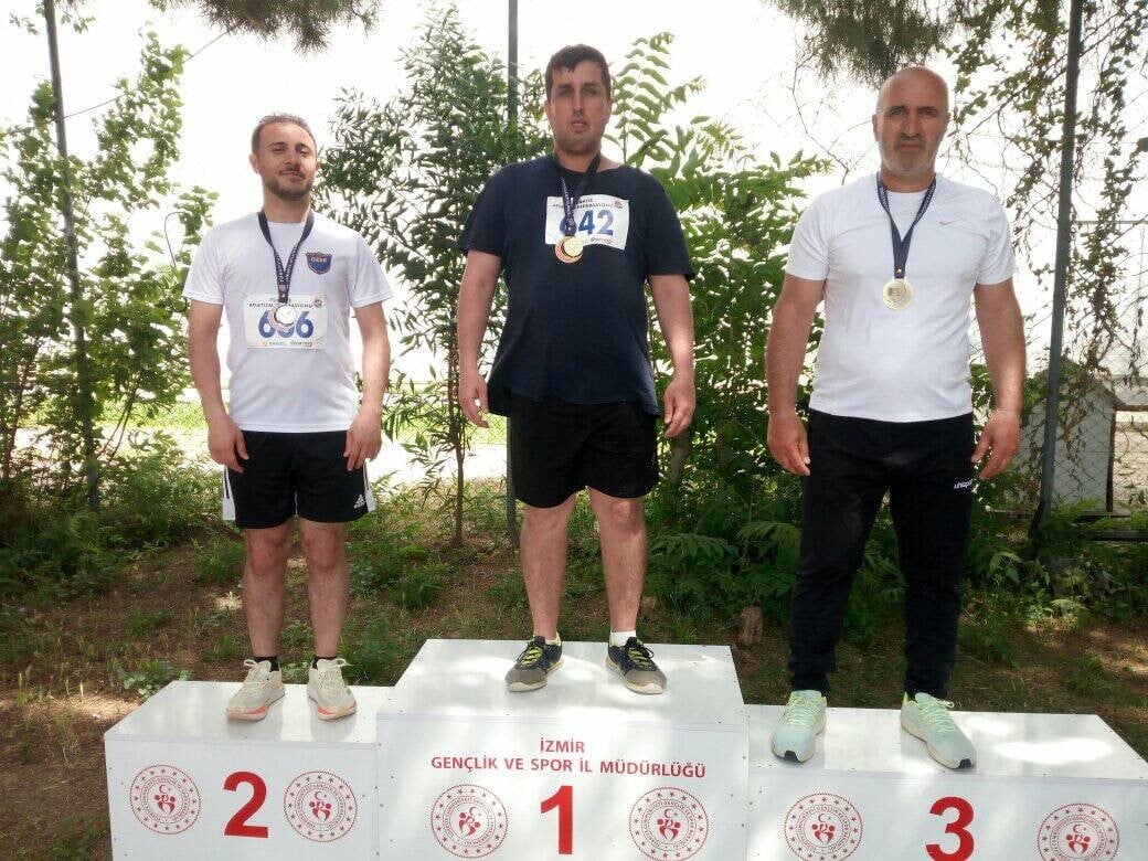 BALIKESİRLİ VETARAN ÖĞRETMEN SPORCU 4 DALDA ŞAMPİYON OLDU