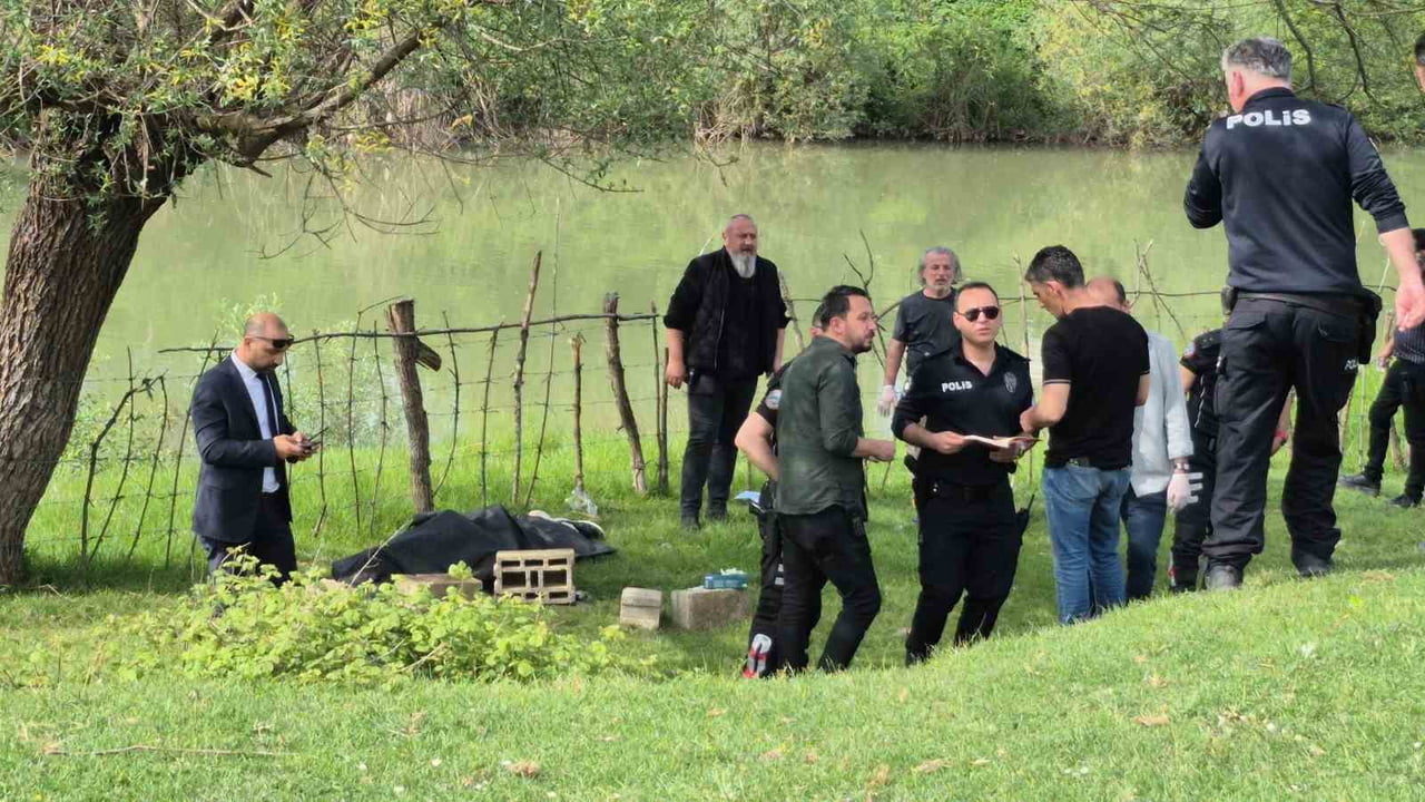 BARTIN'DA BİR GÜNDÜR KAYIP OLAN EMLAK DANIŞMANI, IRMAK KENARINDA ÖLÜ BULUNDU. YAPILAN İLK...