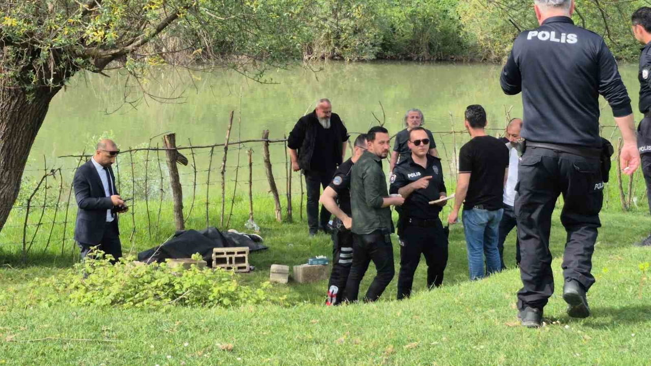 BARTIN'DA IRMAK KENARINDA BİR VATANDAŞIN CANSIZ BEDENİNE ULAŞILDI