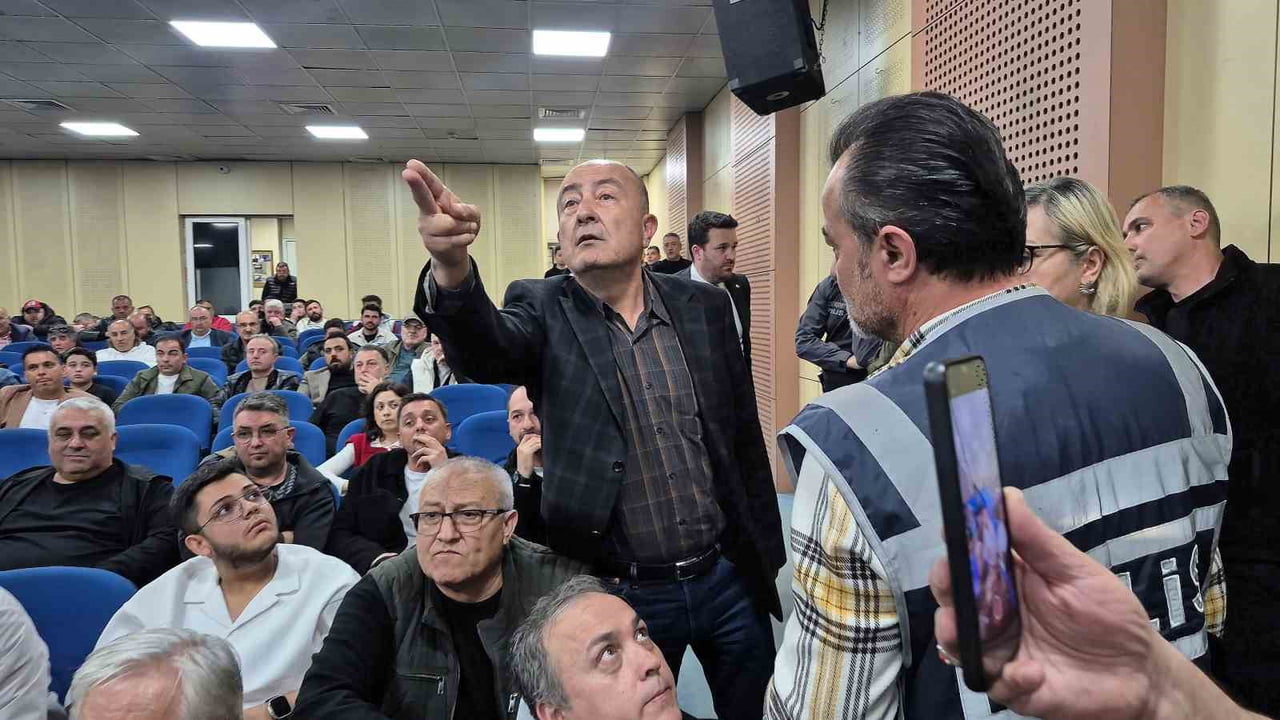 BARTIN 1. AMATÖR LİG’E DÜŞEN BARTINSPOR’UN GENEL KURULU'NDA KULÜPTEN YAPILAN İHRAÇLAR NEDENİYLE...