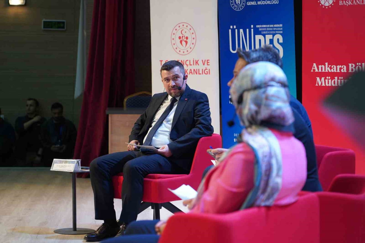 BARTIN ÜNİVERSİTESİNDE (BARÜ) ALANINDA UZMAN İSİMLER TARAFINDAN DİJİTAL ÇAĞDA DOĞRU BİLGİYE...