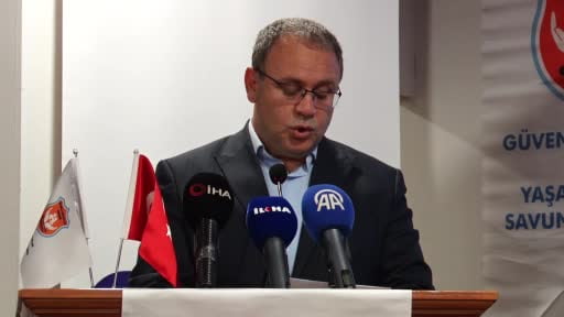 Başıboş köpek mağdurları panelde buluştu