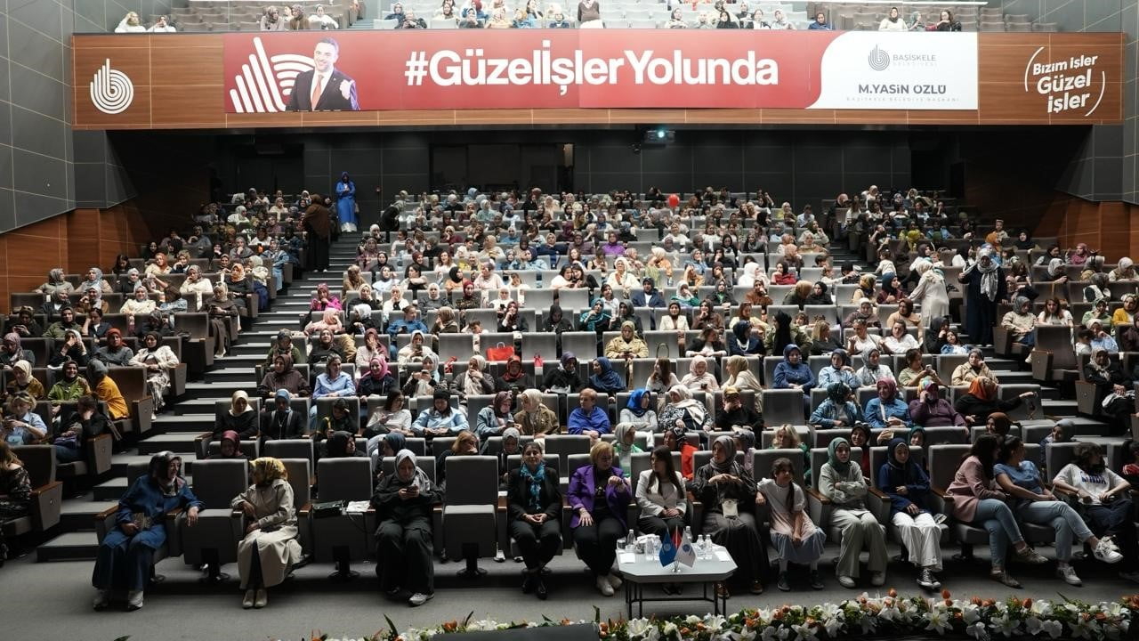 BAŞİSKELE'DE KADINLARA ÖZEL HAZIRLANAN DÜZENLENEN "DÜNYADAN KADIN SESLER" KONSERİ YOĞUN İLGİ...