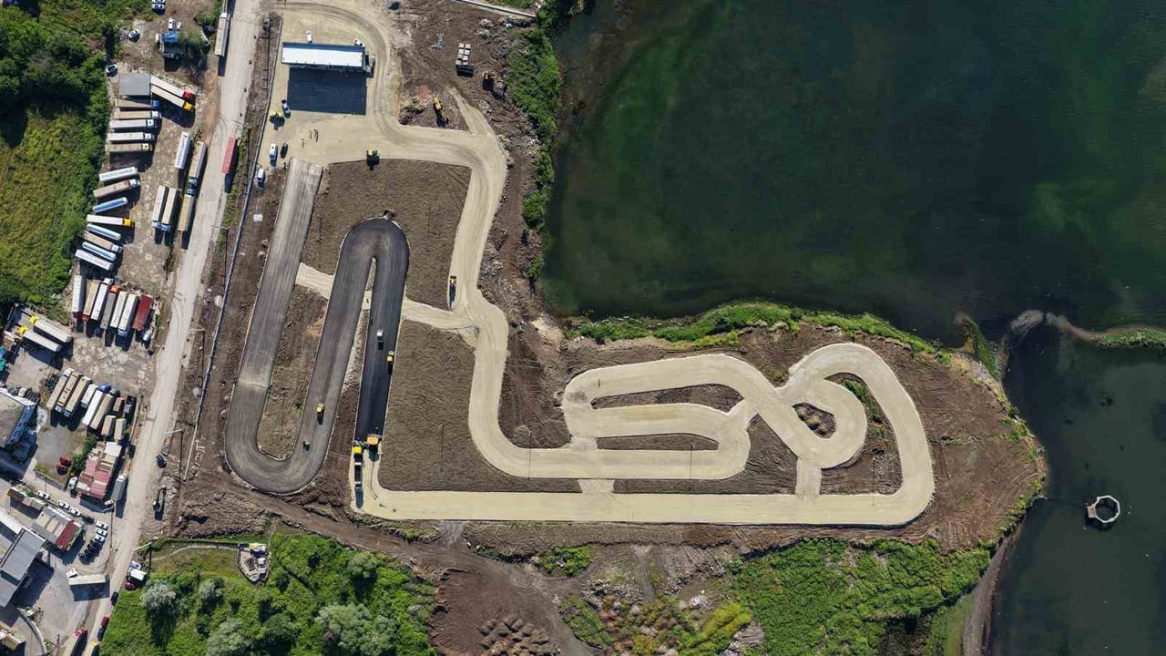 BAŞİSKELE BELEDİYESİ TARAFINDAN SEPETLİPINAR MAHALLESİ'NDE YAPIMI SÜRDÜRÜLEN MOTOR SPORLARI...