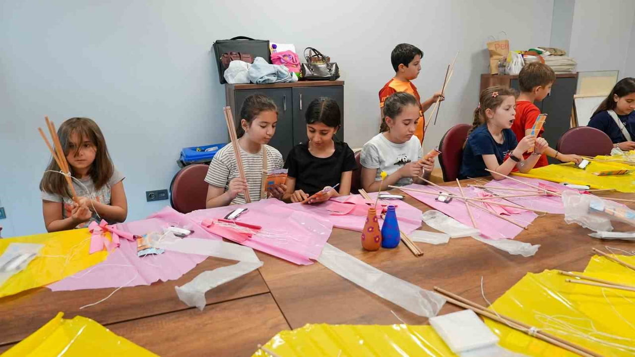 BAŞİSKELE BELEDİYESİNİN "GENC-İ ÂLÂ" MARKASIYLA HAYATA GEÇİRDİĞİ GENÇLİK MERKEZLERİNDE DÜZENLENEN...