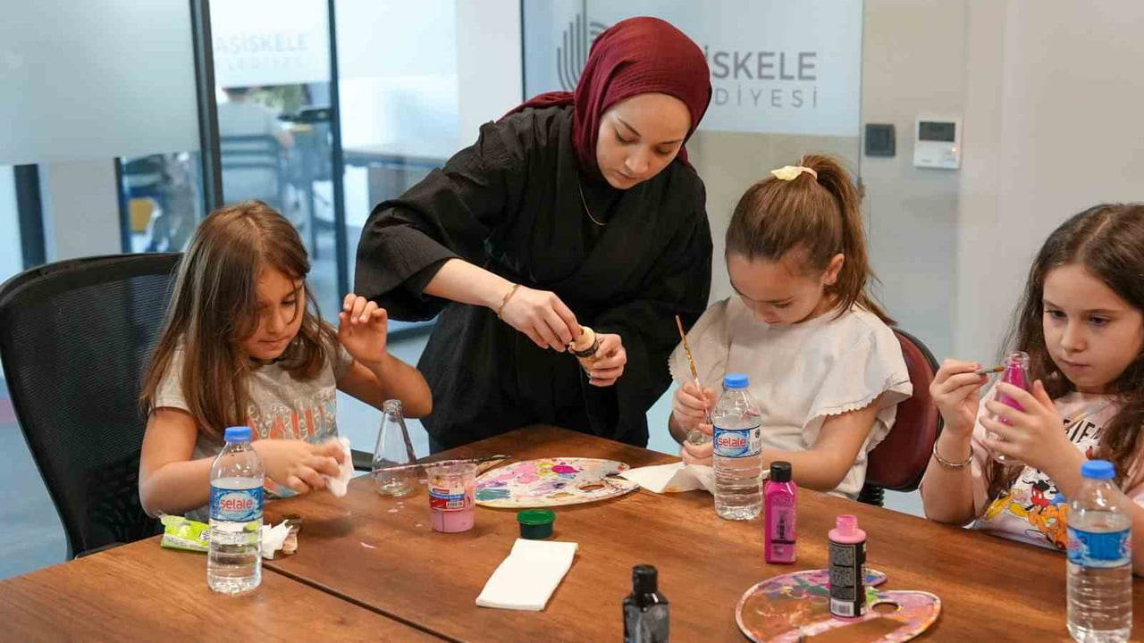 BAŞİSKELE BELEDİYESİNİN "GENC-İ ÂLÂ" MARKASIYLA HAYATA GEÇİRDİĞİ GENÇLİK MERKEZLERİNDE DÜZENLENEN...