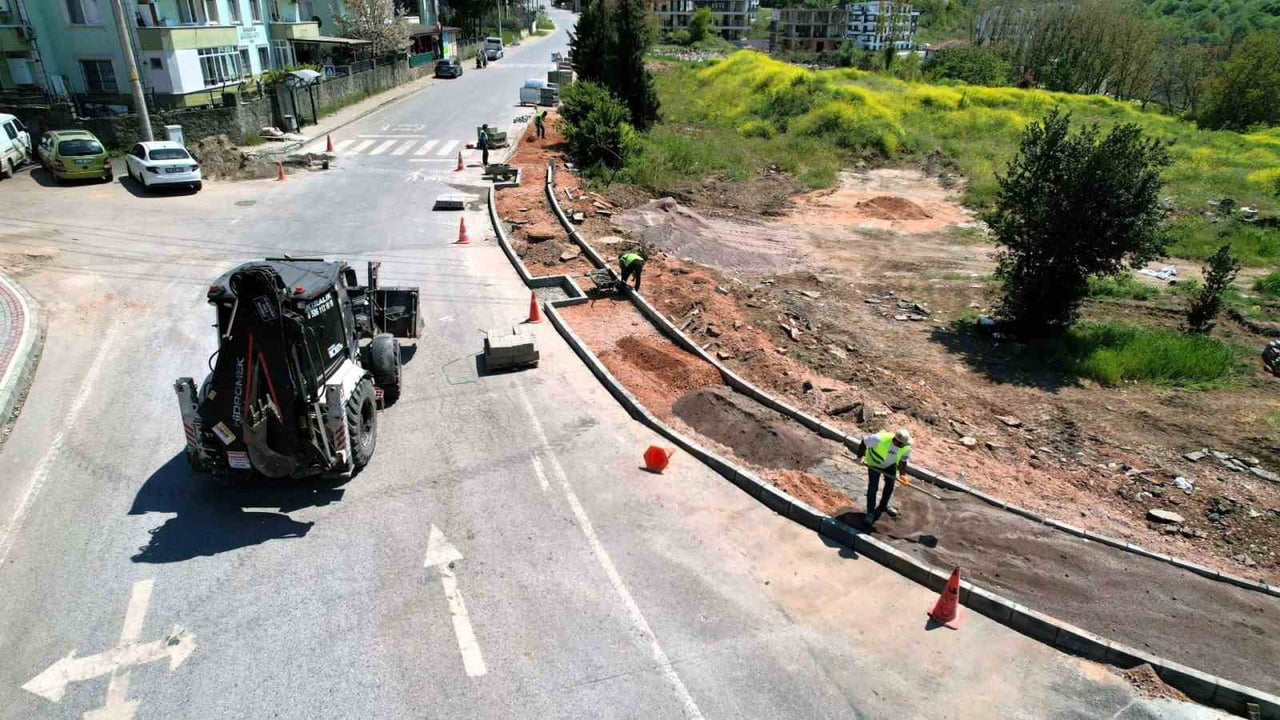 BAŞİSKELE İLÇESİNDE TRAFİK AKIŞINI DAHA DÜZENLİ VE GÜVENLİ HALE GETİRMEK AMACIYLA BAŞLATILAN...