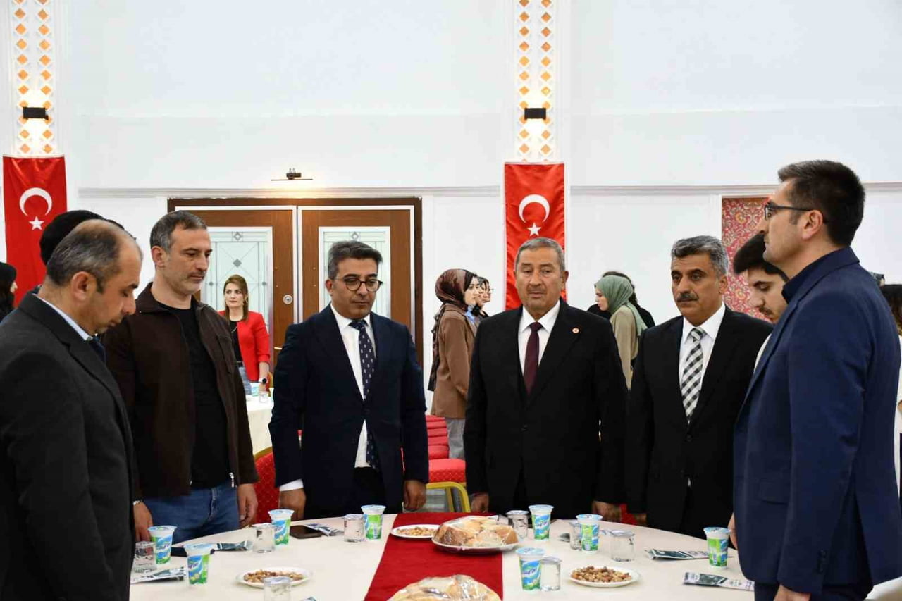 BAŞKAN BOZKURT, SAĞLIKÇILAR HAFTASI PROGRAMINA KATILDI
