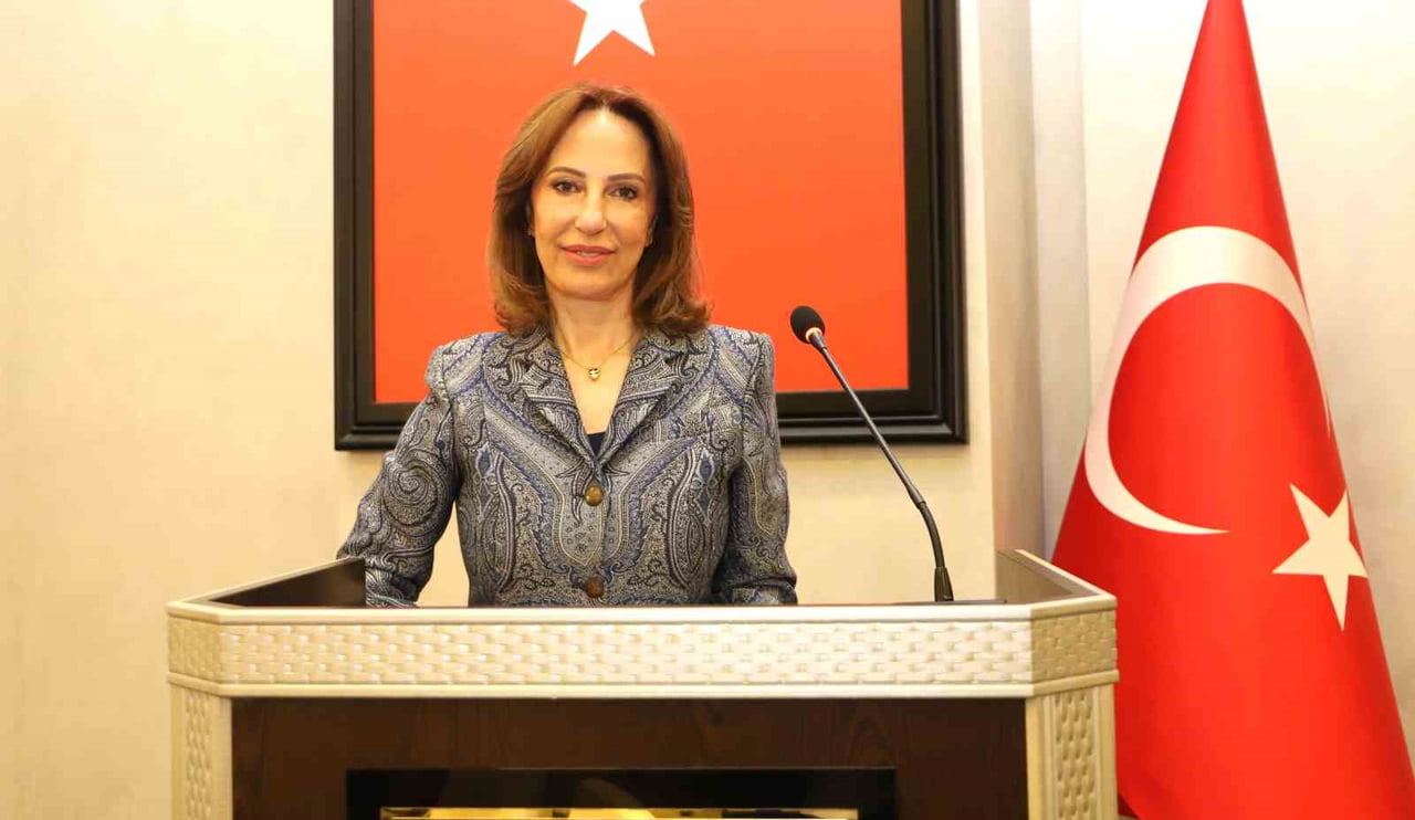 BAŞKAN ESİN GÜRAL ARGAT: