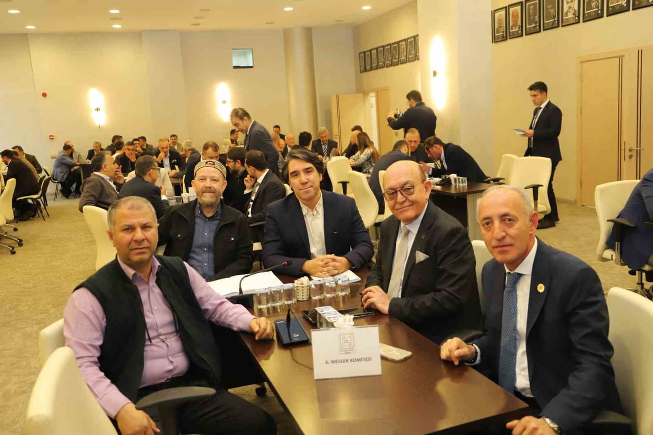 BAŞKAN ESİN GÜRAL ARGAT: "KÜTAHYA'NIN ÜRETİM GÜCÜ TEKNOLOJİYLE GÜÇLENMELİ"