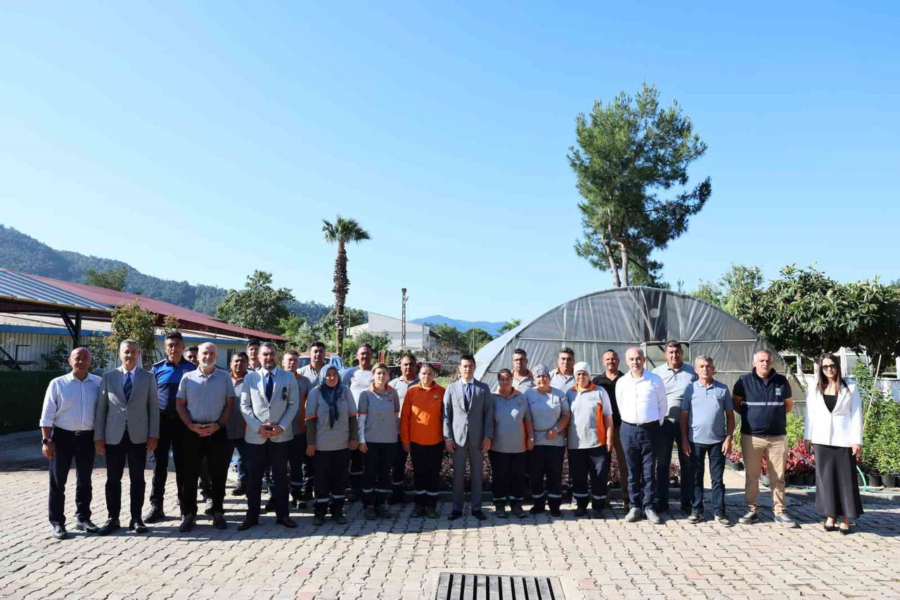BAŞKAN ÜNLÜ, PERSONELLE BAYRAMLAŞTI