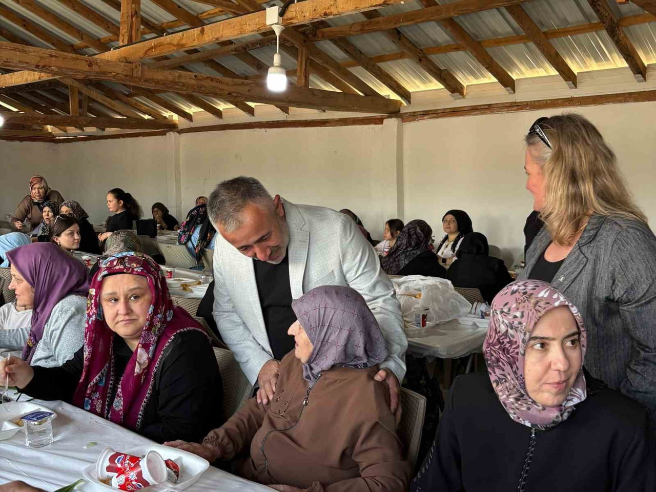 BAŞKAN YILDIRIM KÖYLERDE HIDIRELLEZ COŞKUSUNA ORTAK OLDU